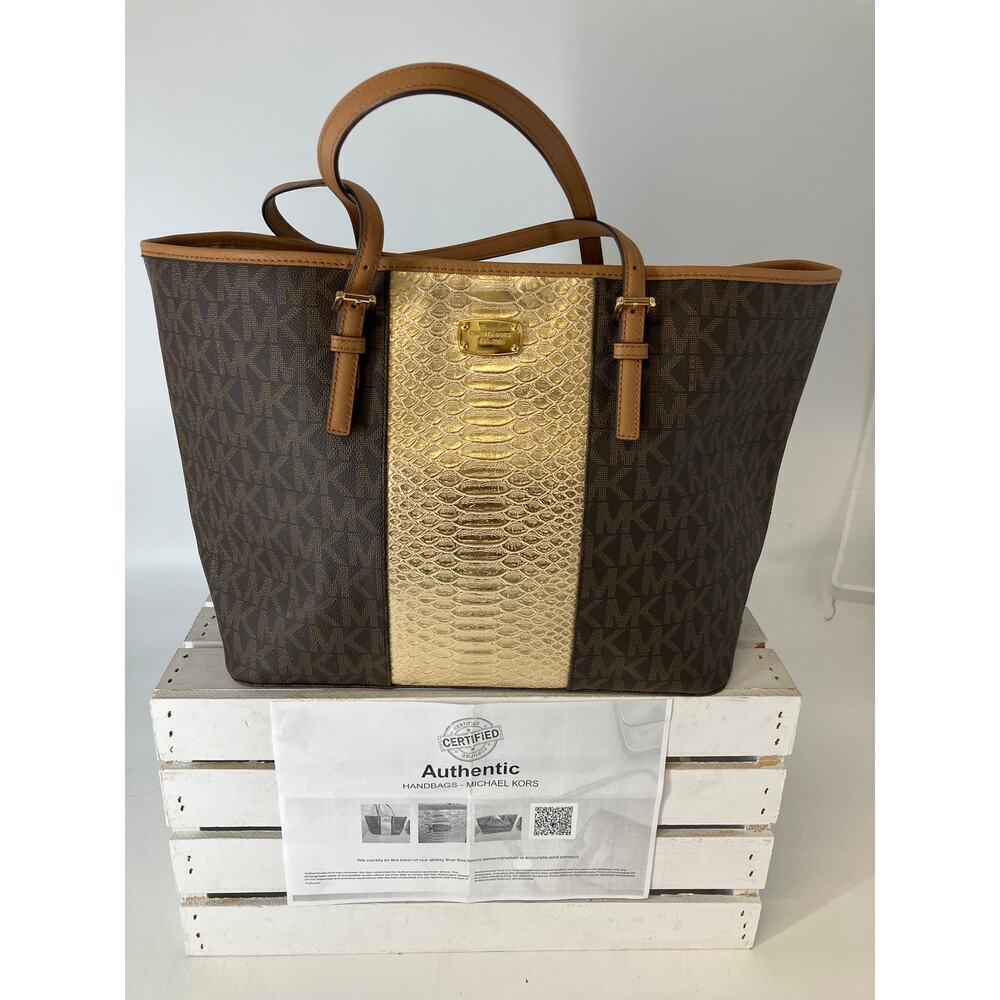 MICHAEL KORS, XL SIGNATURE GOLD ANIMAL SHOULDER TOTE BAG